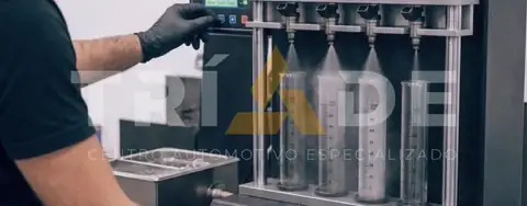 Serviço de limpeza de bicos em oficina